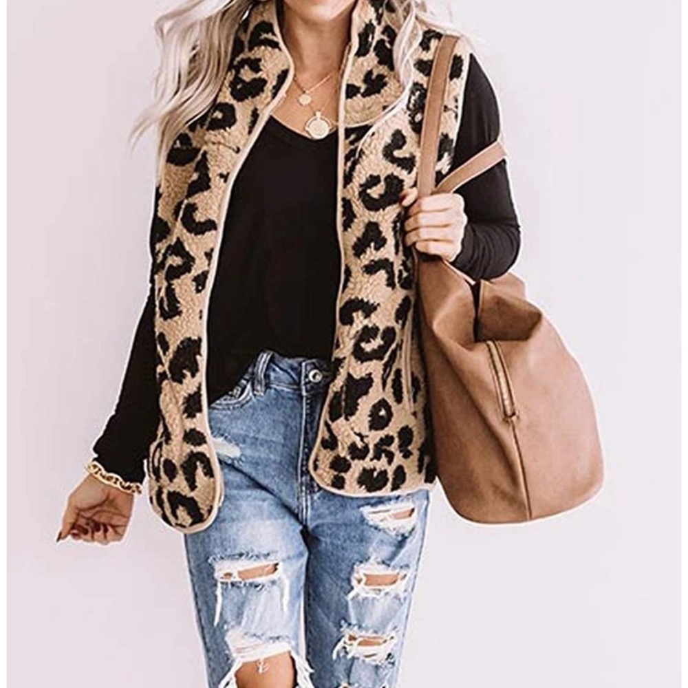 Sherpa leopard animal print zipped vest